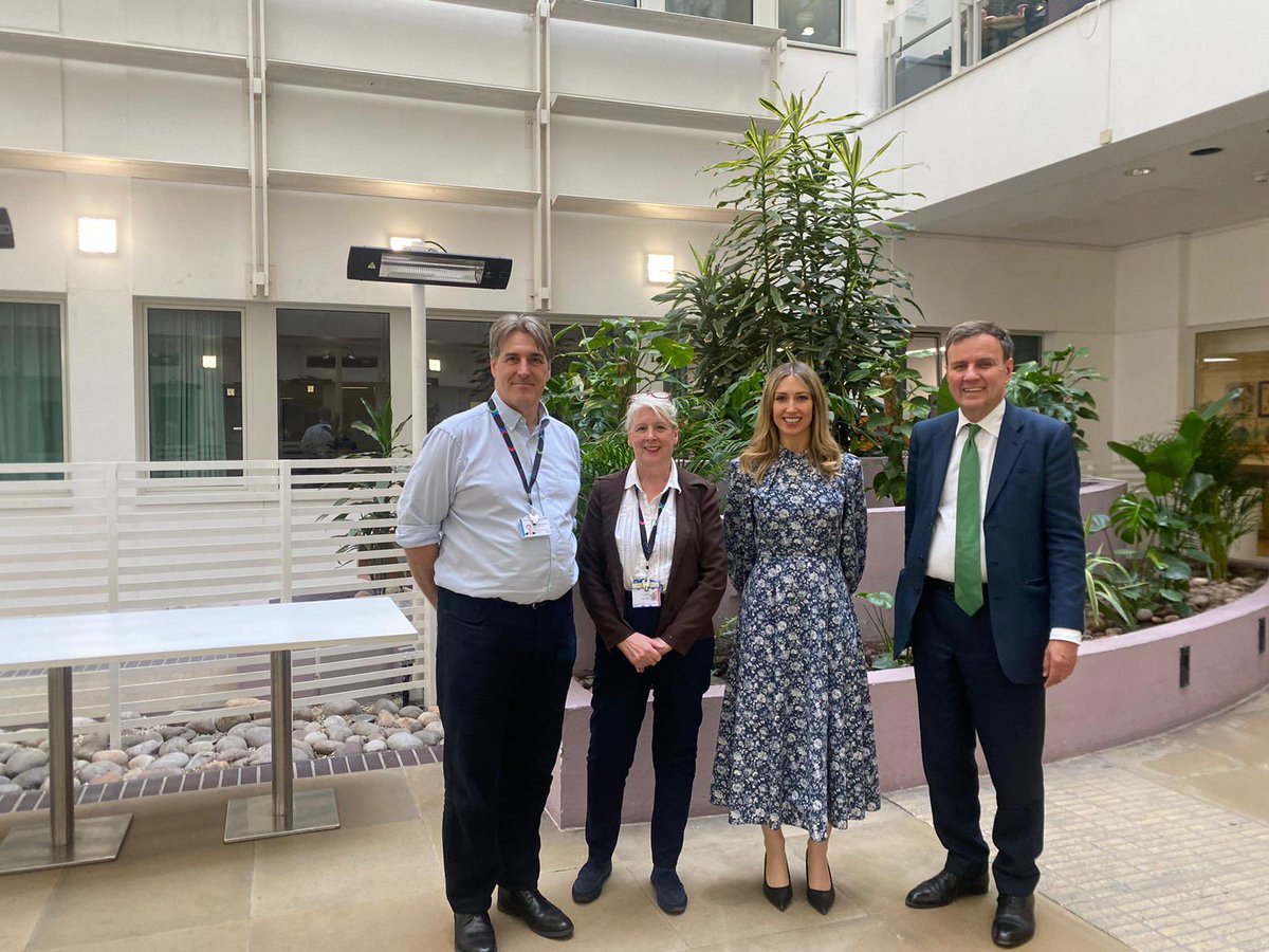 A year since @ChelwestFT celebrated 30 years with an “outstanding” 🙌 rating from the Care Quality Commission. Great to have Chief Secretary to the Treasury Laura Trott to visit and see government investment 💰 in robotic surgery, a new treatment centre & great professionals!