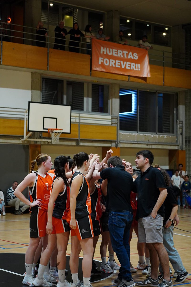safaclaror's tweet photo. RESULTATS | 🏆 1a. Territorial Sènior Femení
#SenBFem 7️⃣9️⃣
@BasketEsplugues 4️⃣5️⃣
💬 Dia d'emocions i comiats. Complim amb els objectius, mostrant una de les nostres millors versions. Baixem la pistonada, però no deixem de dominar el partit.
#SafaClaror | #ForçaSafa https://t.co/cgrAOwctyI