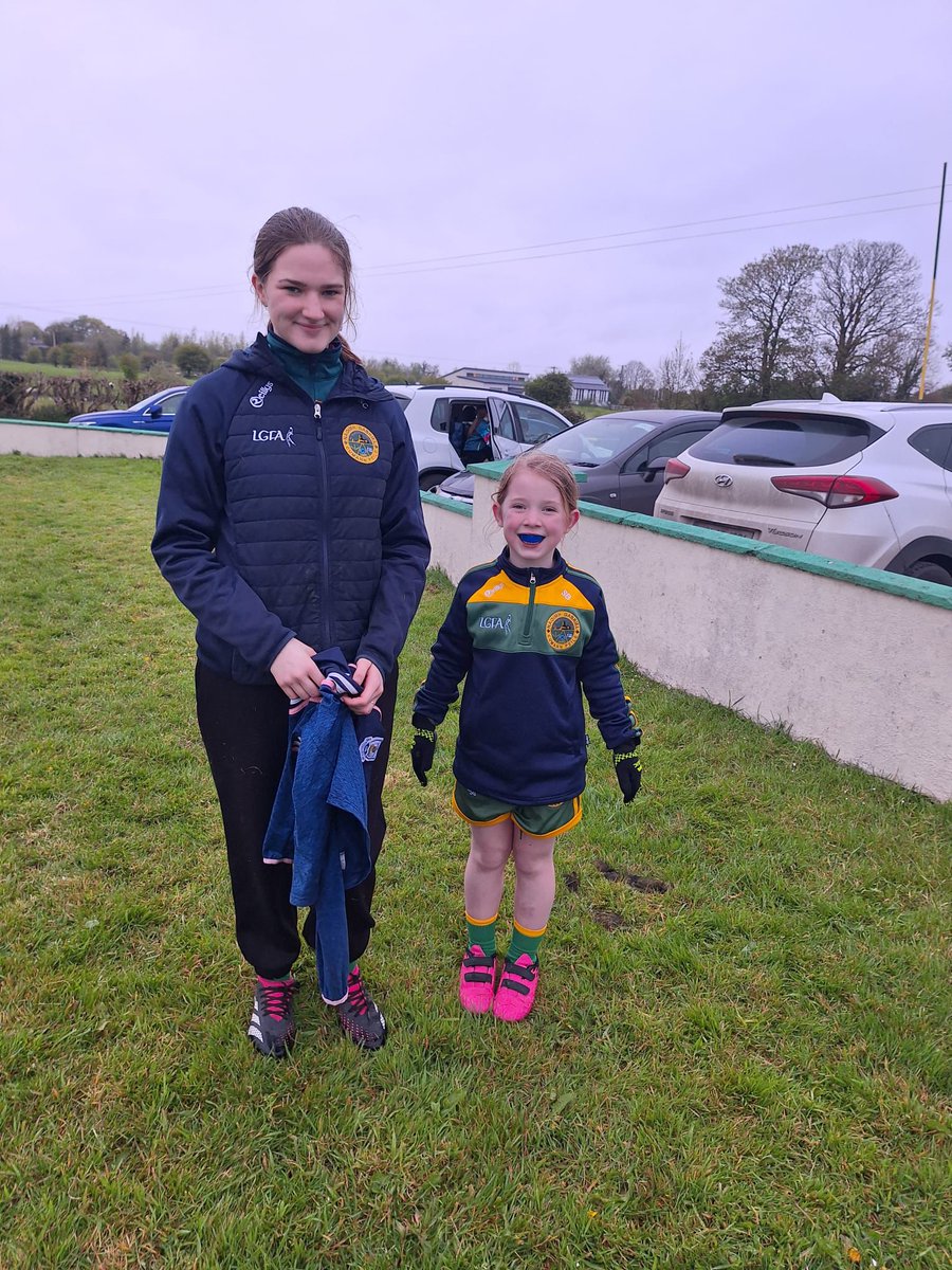 Lidl One Good Club

Theme 3 #OneGoodClub is  #TakeNotice 

Fantastic to see players giving back to those younger in the club 

Thanks to Sholah for helping out👏👏
 
Looking forward to more of these sessions taking place

@LadiesFootball  
@lidl_ireland 
@JigsawYMH  
@GalwayLgfa