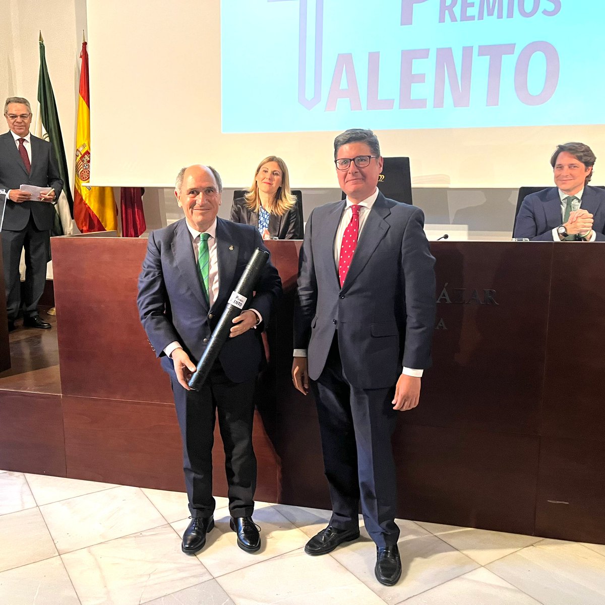 🏆 Vicente Martín, presidente de Grupo MAS, recibe el Premio Talento #Sevilla por su trayectoria profesional.

somosgrupomas.com/vicente-martin…