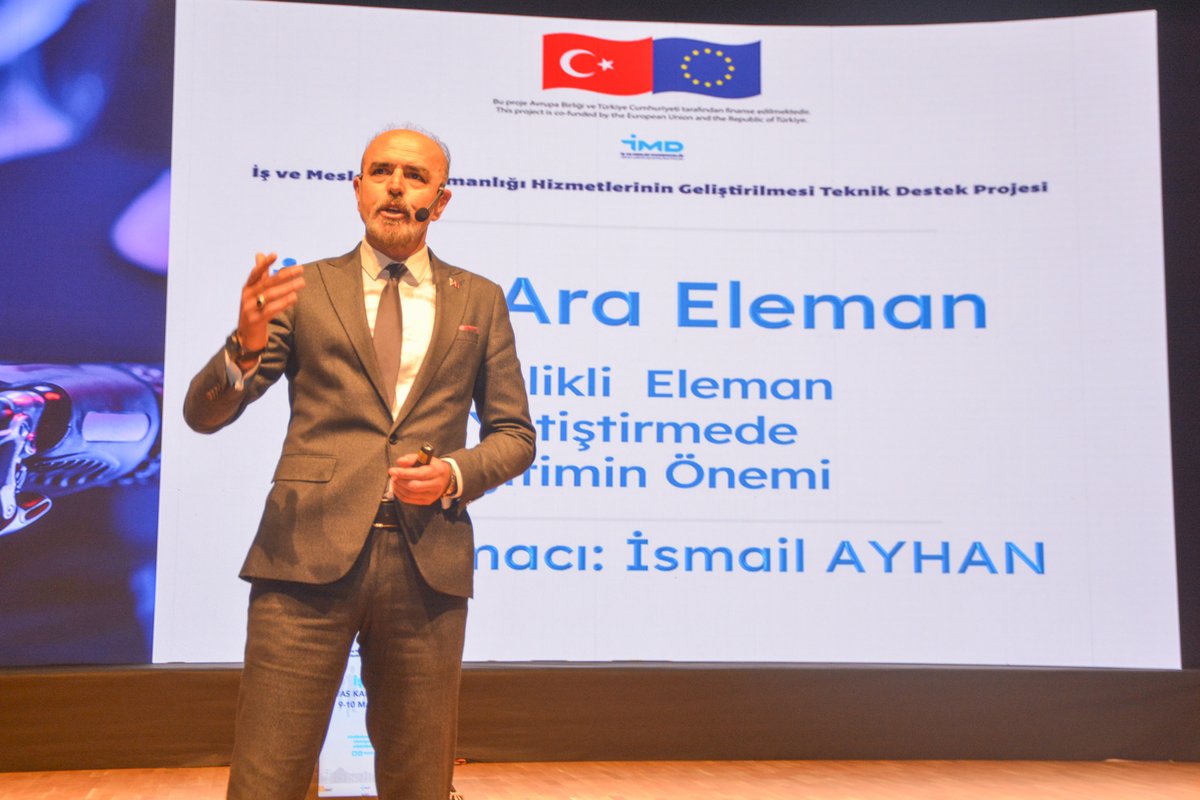 İŞKUR Kariyer EXPO'nun 2. günü Teknokent Kolej Müdürü İsmail Ayhan'ın 'İş’te Ara Eleman' başlıklı konuşmasıyla başladı. #kariyerkapisi #istihdamdaisbirligi #İŞKURdaİşVar #iskur #sivasiskur @TurkiyeIsKurumu