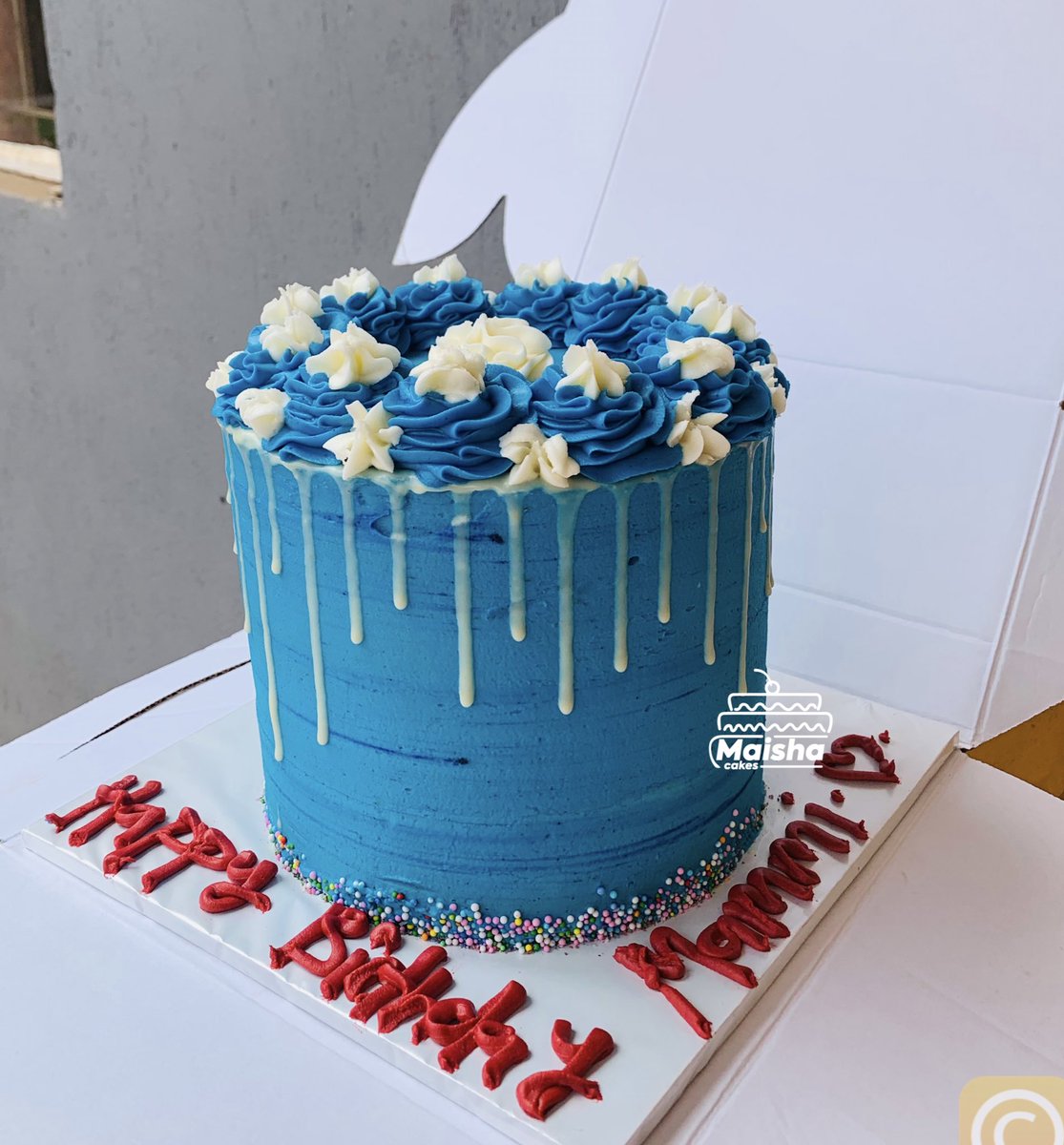 How about a 2kg buttercream cake at 80k for Mum on Mother’s Day? Call/Wattsapp 0783638494 to order!