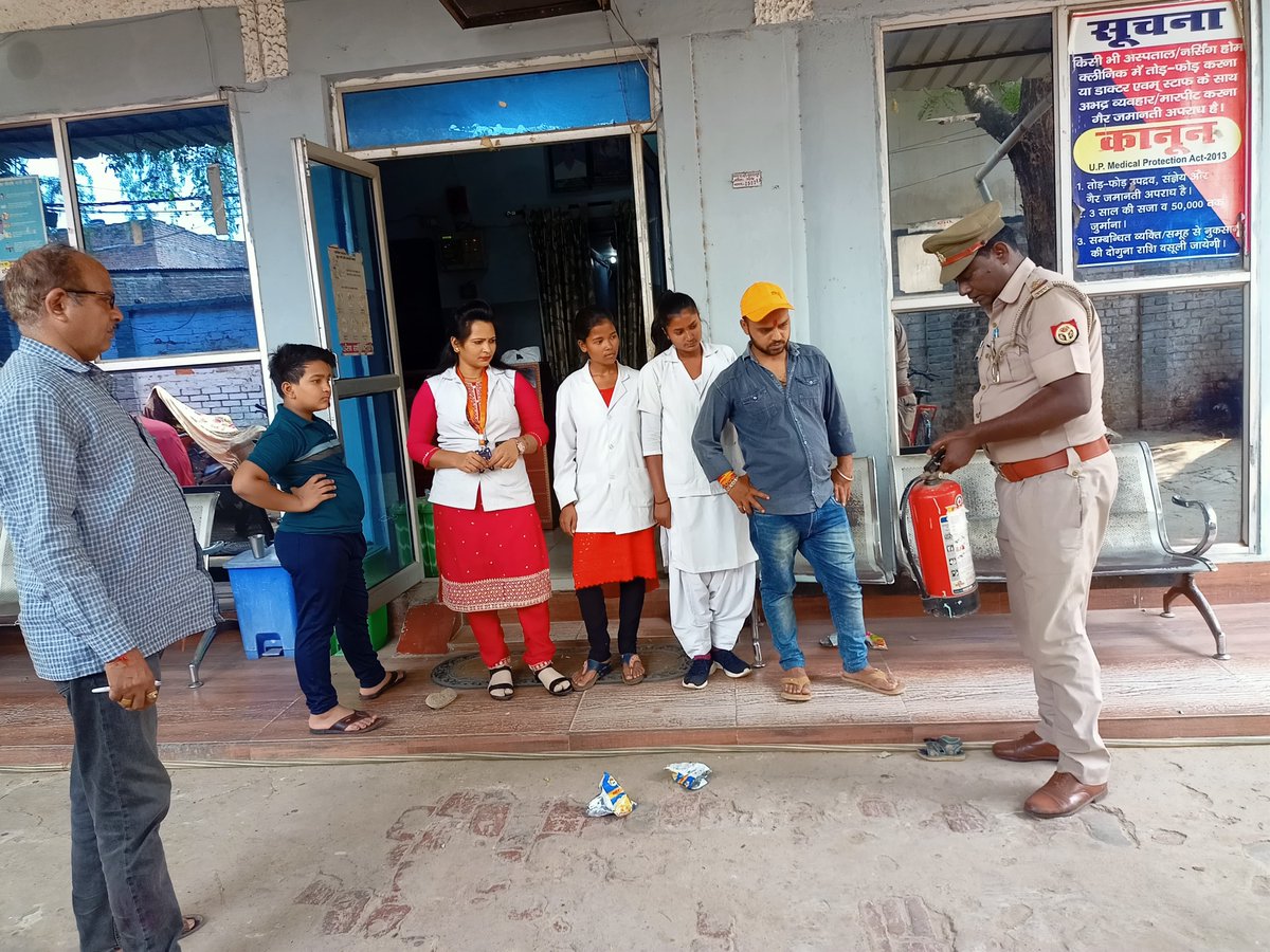 sultanpurfire's tweet photo. #firesefty #awareness
#sultanpur दिनांकः09.04.2024 को स्कीम नं0- 02, 03 व 05 के क्रम में #अभियान चलाकर जनसामान्य को अग्निसुरक्षा के प्रति जागरूक किया गया।
@fireserviceup
@fireheadquarter
@Uppolice
@112UttarPradesh https://t.co/pm59wcAn6D
