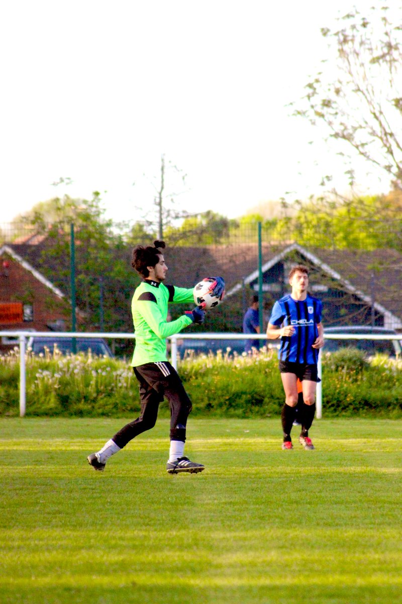 Hinton FC (@_hintonfc) on Twitter photo ๐ตโซ๏ธ Depsite the 2-1 loss last night an excellent display from 17 year old keeper <a href="/OzdemirEwdo/">Ewdo Ozdemir</a>.
Ewdo made some great saves & demonstrated excellent composure & distribution with the ball.
The future is bright at Hinton FC ๐
#COYH โซ๏ธ๐ต ๐ตโซ๏ธ Depsite the 2-1 loss last night an excellent display from 17 year old keeper <a href="/OzdemirEwdo/">Ewdo Ozdemir</a>.
Ewdo made some great saves & demonstrated excellent composure & distribution with the ball.
The future is bright at Hinton FC ๐
#COYH โซ๏ธ๐ต