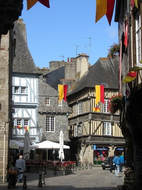 CENTRE DE DINAN EN BRETAGNE 🩸🩸🩸🩸🩸🩸🩸🩸🩸🩸