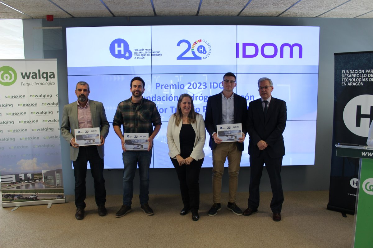 #I3Anews📰Nos gusta ver que se reconoce a estudiantes que pasan por #I3Aunizar... Felicidades Pablo Bañares Suescun 👏👏 por el Premio Fundación @HidrogenoAragon al Mejor #TFM 🏆y a @JbcLiftec y Álvaro Muelas que han dirigido su trabajo desde el LIFEn i3a.unizar.es/.../premio-fun…...