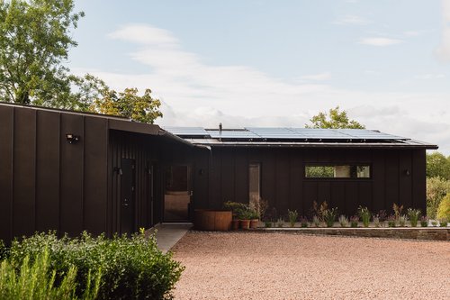 .@arborarchitects striking yet modest sustainable Cwm Barn, an addition to a rural family home in Hereford, embraces Japanese Wabi Sabi – the celebration of the beauty of imperfections – and wins a 2024 RIBA West Midlands Award: ow.ly/wPJs50RA7B4 #RIBAawards