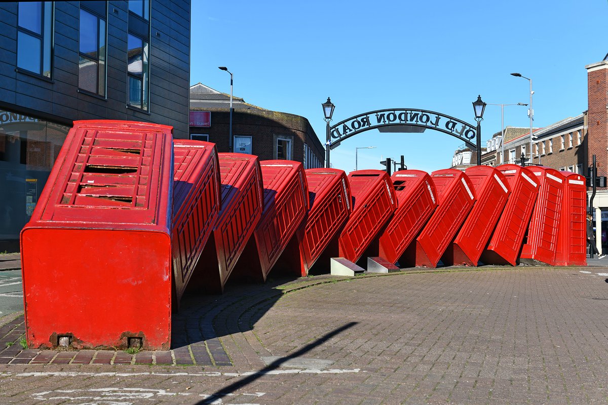 Domino Effect / KT1
'Out of Order' by David Mach
#PublicArt #Installation #photography #CreativeCommons
imagesgeorgerex.blogspot.com/2024/05/domino…
