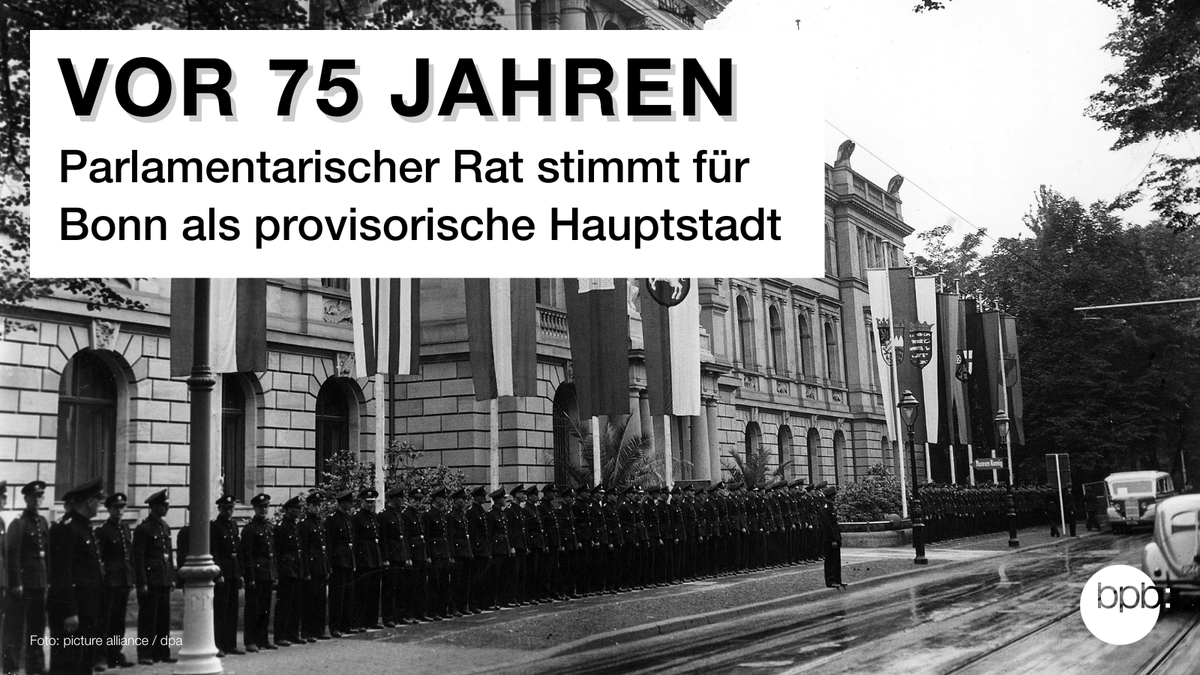 Am 10. Mai 1949 wurde #Bonn zur provisorischen #Hauptstadt eines zukünftigen westdeutschen Staates gewählt. Die Wahl sollte Berlin nicht den Hauptstadttitel streitig machen. Hintergrund war die durch den Kalten Krieg bedingte deutsche Teilung: bpb.de/548225.