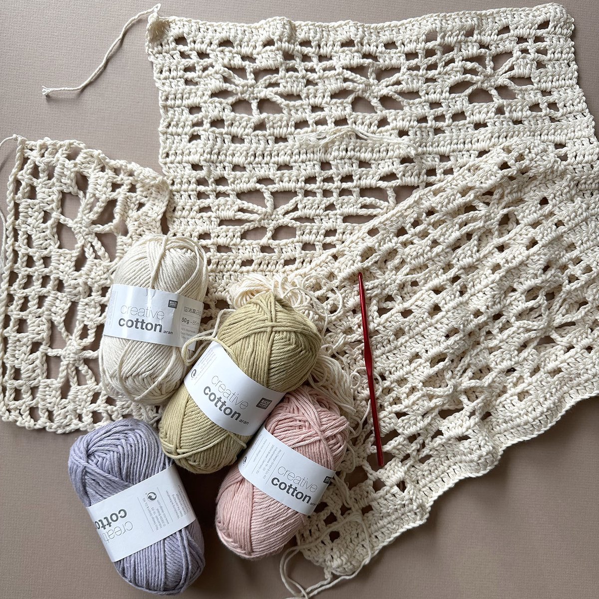 A WIP to share today from Black Sheep Helen. She is crocheting a top for her daughter in Rico Cotton Aran. Rather than following a pattern Helen is free styling a crochet stitch to make the top. We can't wait to see it finished! Shop Rico Cotton Aran - ow.ly/ag6H50RvH2Z