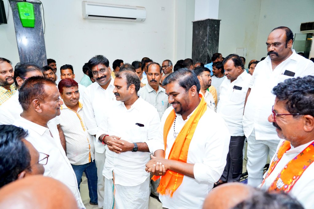 Attended the Arya Vaishya Atmiya Sammelana meeting at Achampet constituency alongside Member of Parliament Shri.Ramulu garu, winning candidate Shri.@bharathp7 Garu and senior leaders of BJP Nagarkurnool Constituency. Together, discussed and support for the nation's development