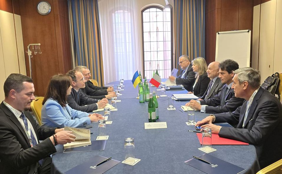 #G7Giustizia: bilaterale 🇮🇹🇺🇦, focus sulla richiesta di supporto italiano per la formazione nel campo dell’esecuzione penale. Il ministro ucraino #Maljuska ha invitato #Nordio a visitare il Paese, un invito accettato dal Guardasigilli