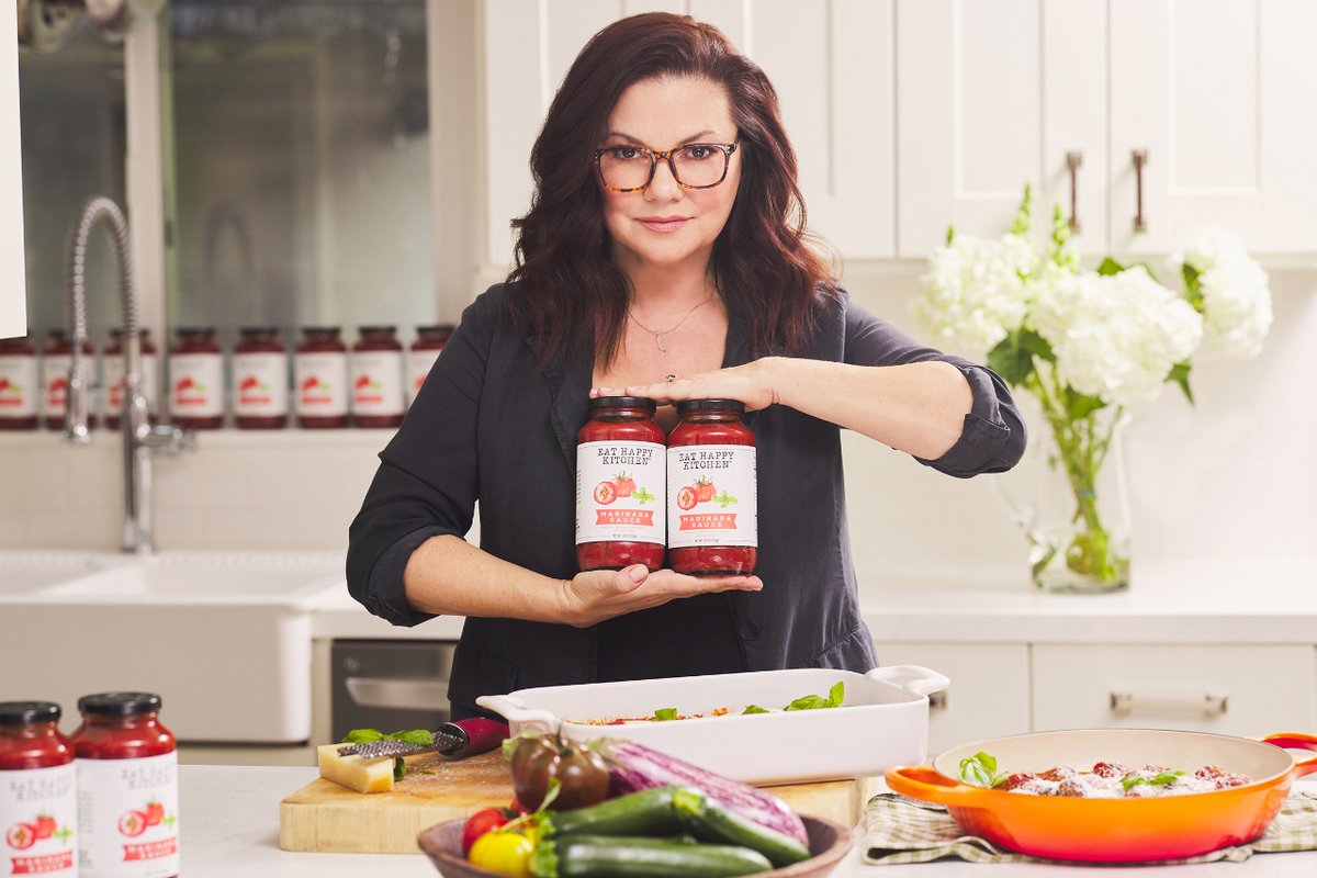 It happens to be National Small Business #nationalsmallbusinessday and my birthday! If you feel like celebrating both with me, head on over to eathappykitchen.com and buy yourself some delicious Eat Happy Kitchen Marinara or Spices!