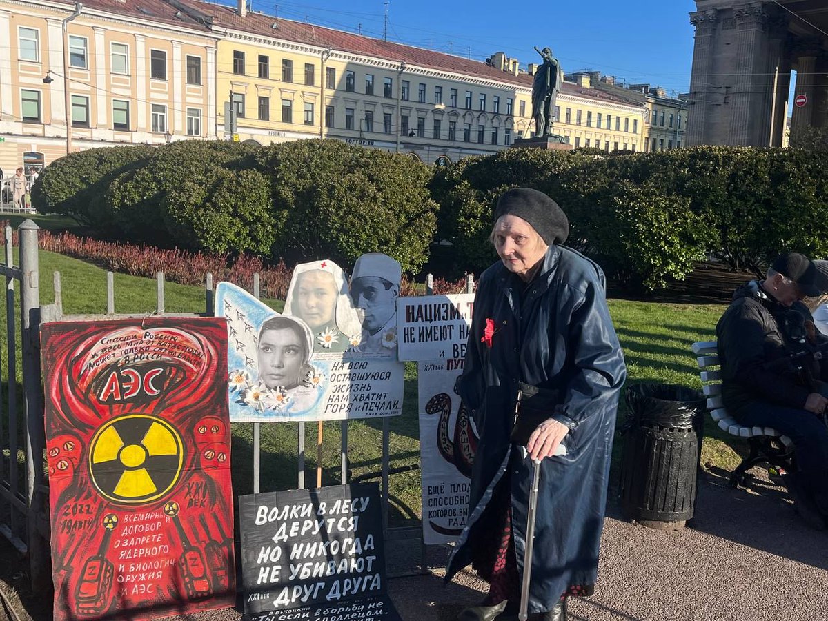 Елена Осипова в Петербурге: антивоенный пикет