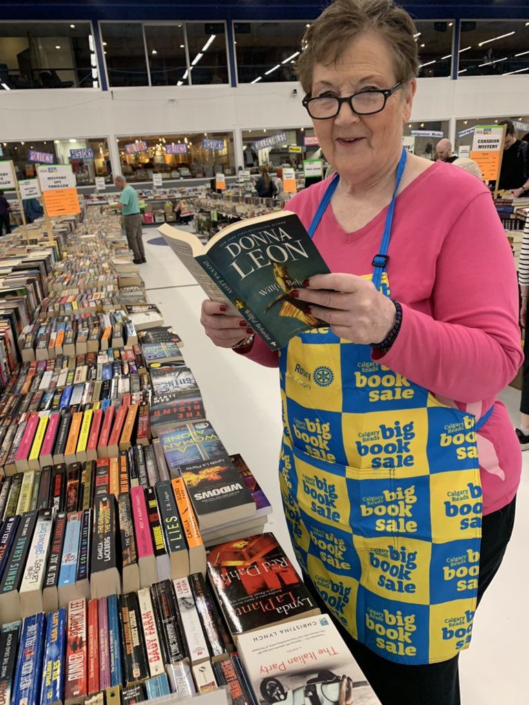 ✨✨ Our volunteer community is incredible!! What a special Spread the Words event today as we celebrate 20 years of uplifting readers + thank volunteers for all their hard work before we open the doors tomorrow to another unbelievable #CalgaryReadsBigBookSale ✨

Thank you all🤩