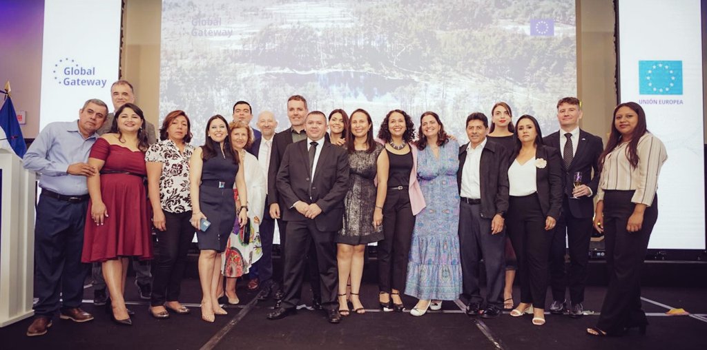 Unión Europea en El Salvador tweet media