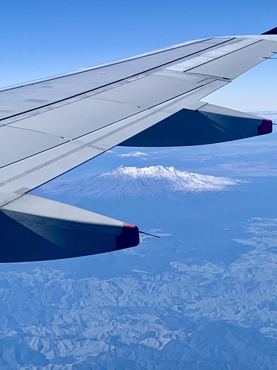 We have such a beautiful country to fly over. Ruapehu and Whanganui, from the mountain to the sea. @FlyAirNZ