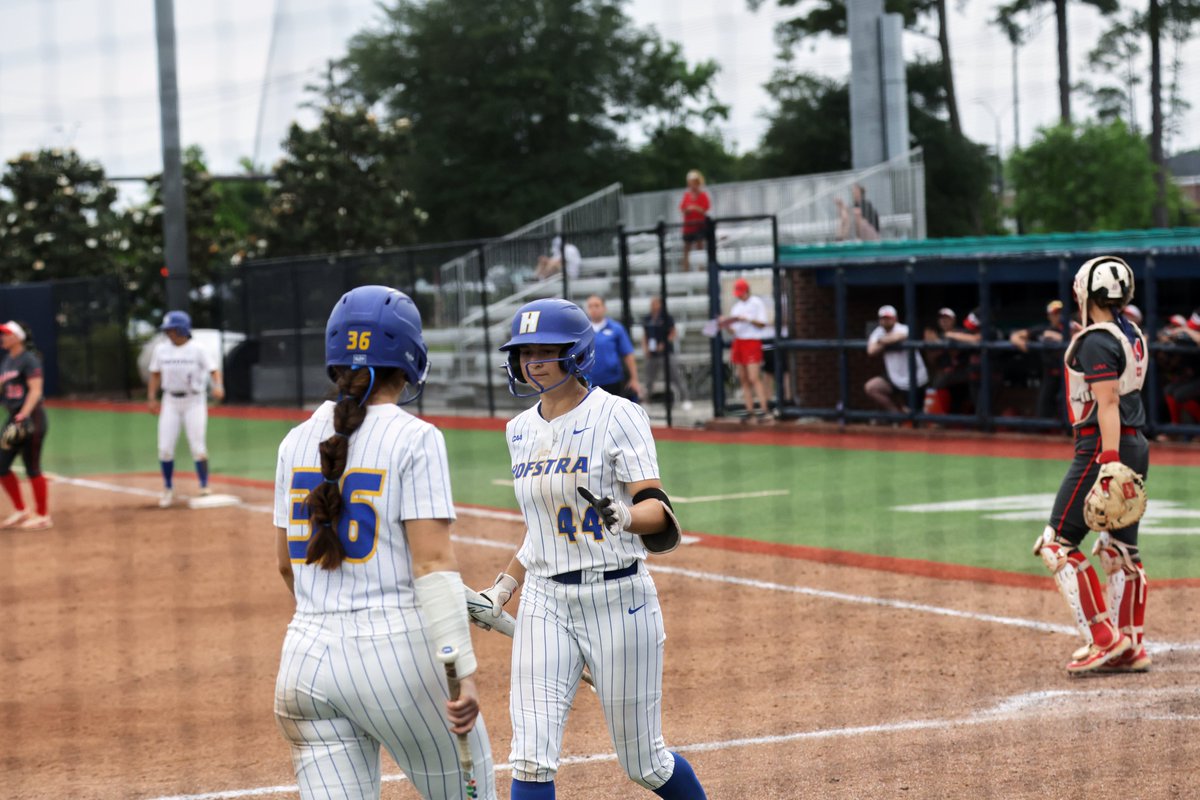 HofstraSoftball's tweet photo. 𝟱𝟭𝟲 > 𝟲𝟯𝟭

Hofstra Eliminates Stony Brook, Advances to Face Regular Season @CAASports Champs Campbell

📰: https://t.co/nuN1qzdzJ2

#PrideOfLI https://t.co/fPntJDJ5i9
