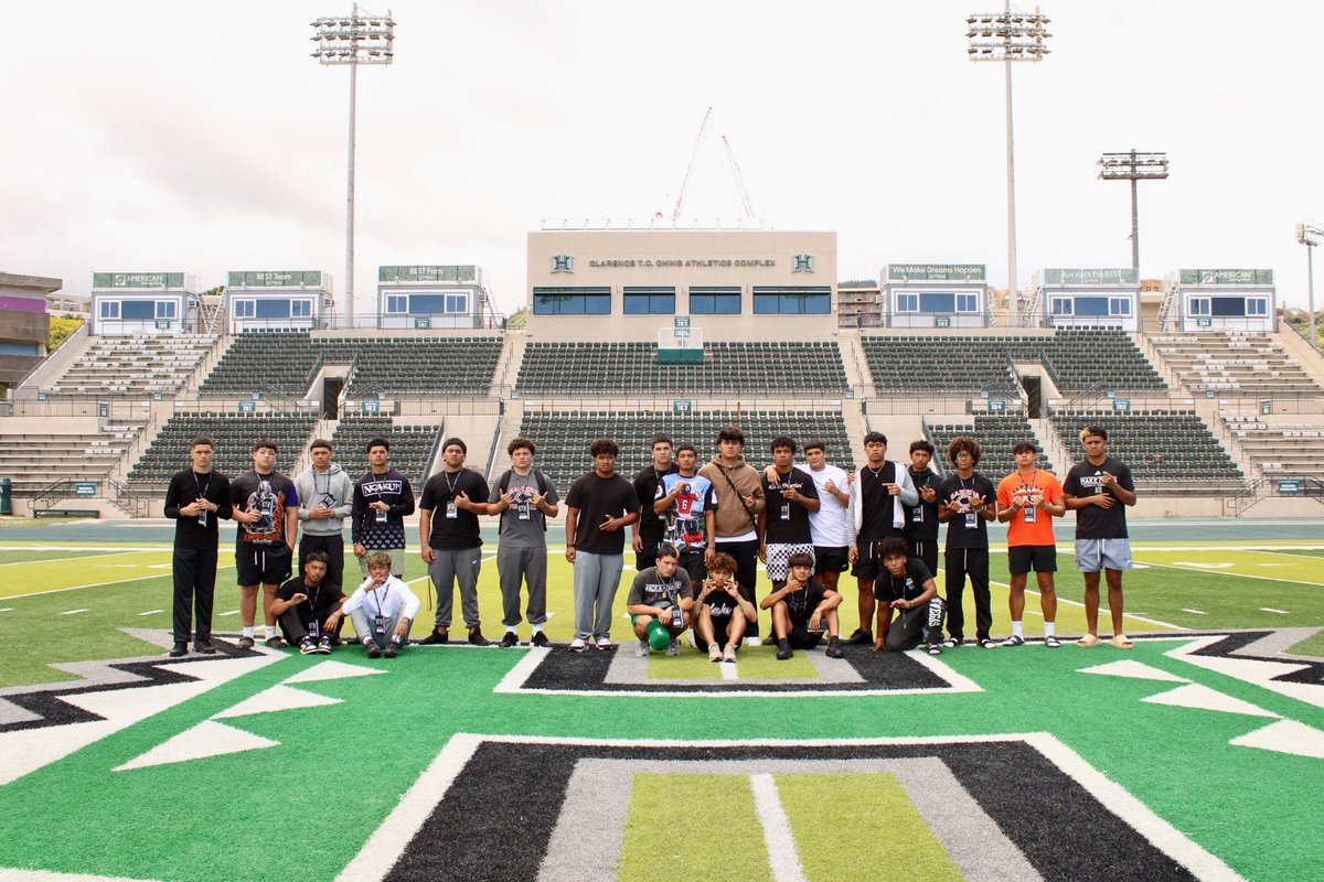 Thank you @HawaiiAthletics @CoachTimmyChang for having us! 
#BraddahHood #thankyoujesus #GoBows 
@ursua05 @Jeff_Reinebold @CoachAArceneaux @CoachTomSaxby @DevennyElla @CoachLoc_87