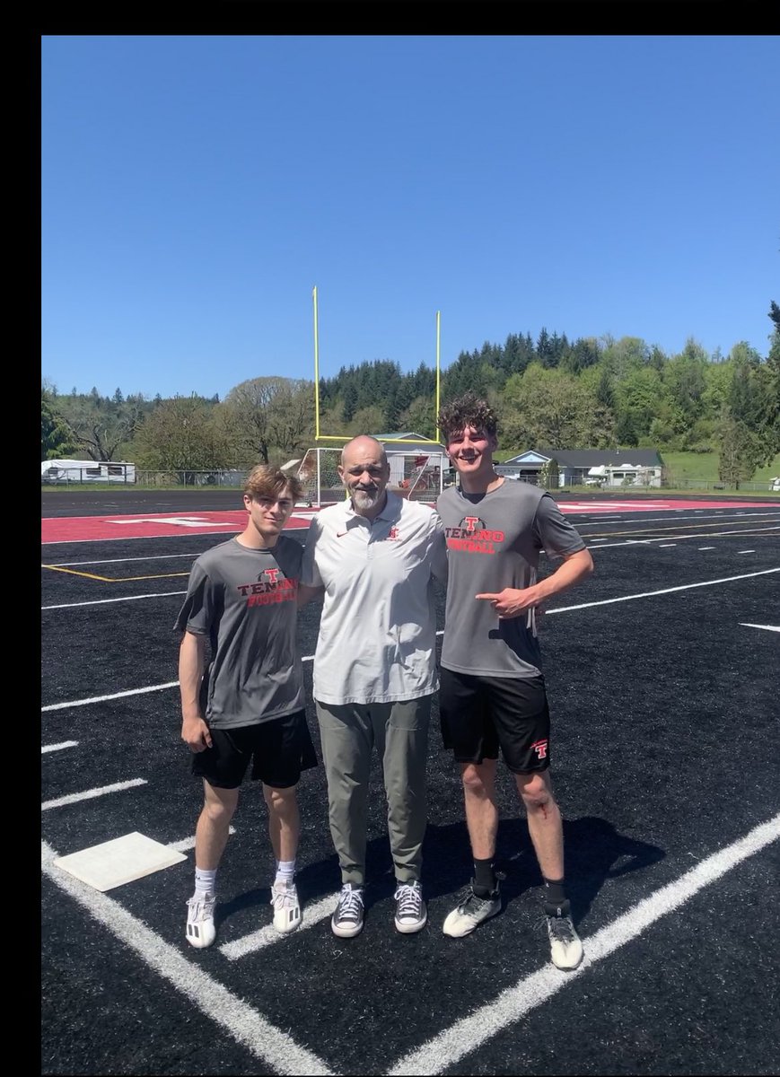 Thank you <a href="/CoachK2x4/">Kaligis Pete</a> for coming down to visit me again and seeing the black top <a href="/TeninoBeaversFB/">Tenino Football</a>. Excited for what the summer brings!
<a href="/CoachDickert/">Jake Dickert</a> 
<a href="/arbuckle_ben/">Ben Arbuckle</a> 
<a href="/WhitworthN/">Nick Whitworth</a> 
<a href="/WSUCougarFB/">Washington State Football</a>