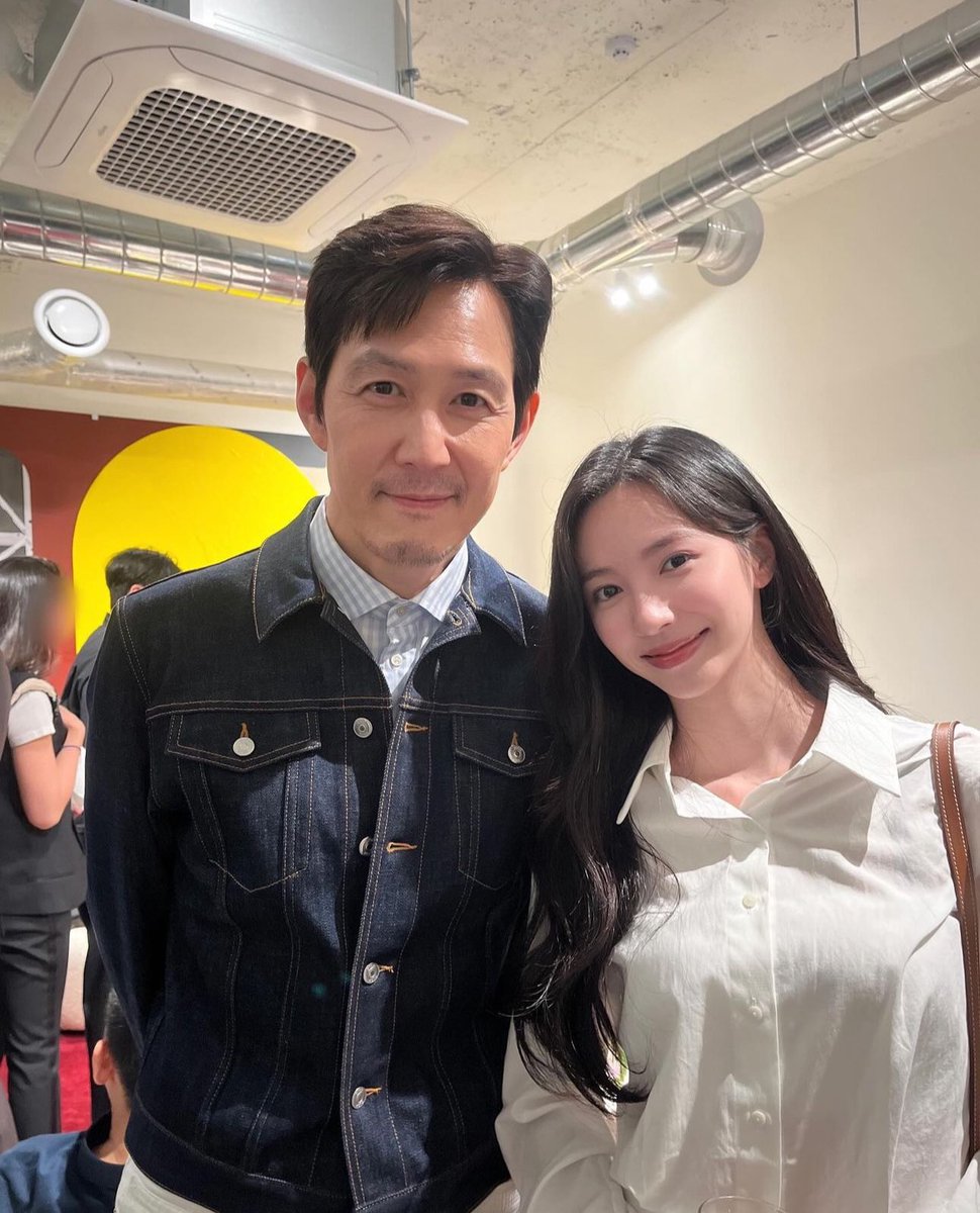 HJWFILES's tweet photo. via instagram

🦊: “A senior I admire, Lee Jungjae🫶🏼”

- #Jiwon #지원 #허지원 #CherryBullet #체리블렛 #SquidGame #LeeJungjae https://t.co/abPXlgNeHv