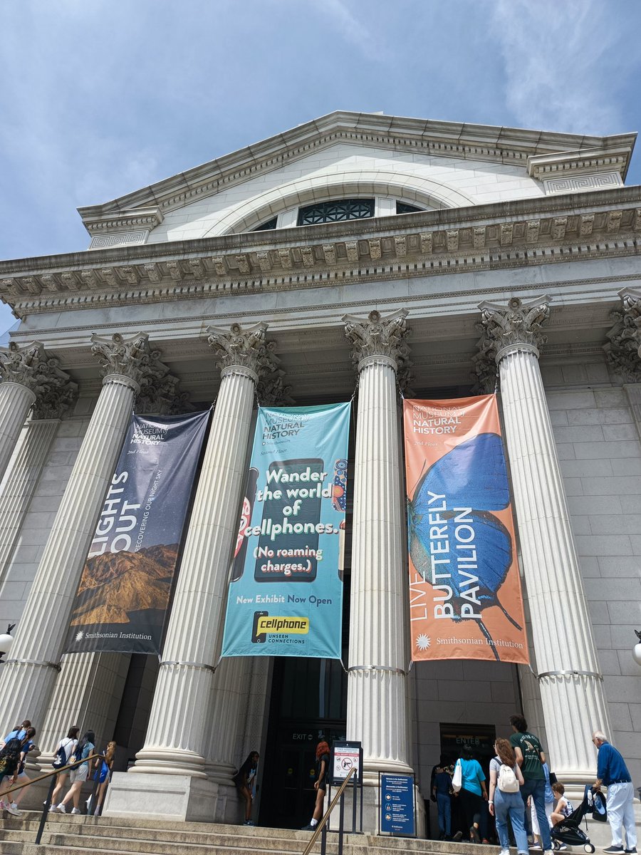 Jyo_Social's tweet photo. Our itinerary at #WashingtonDC included the Smithsonian Institution -National Museum of Natural History.
Took some time to go through it in solace. I really liked the arrangements.
#edutwitter #nature #smithsonian #Washington #USA #History #KNOWLEDGE #ourevolution https://t.co/Aa3BYYFcMZ