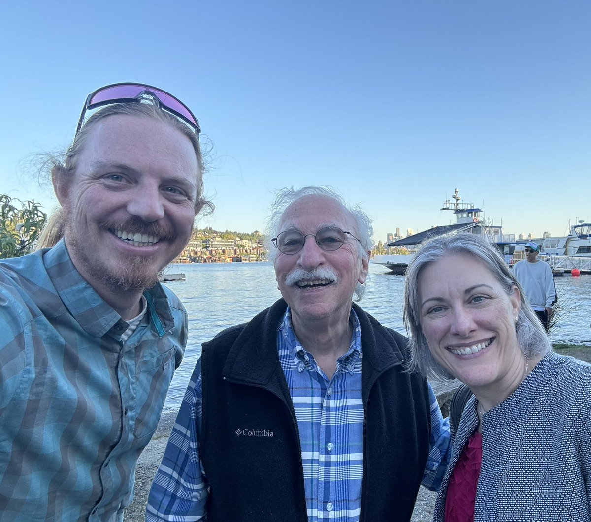 Thanks @coledeforest and Prof. Buddy Ratner for hosting me at UW Bioengineering! What a fabulous day - awesome students, awesome Seattle views, and awesome scientific discussions!