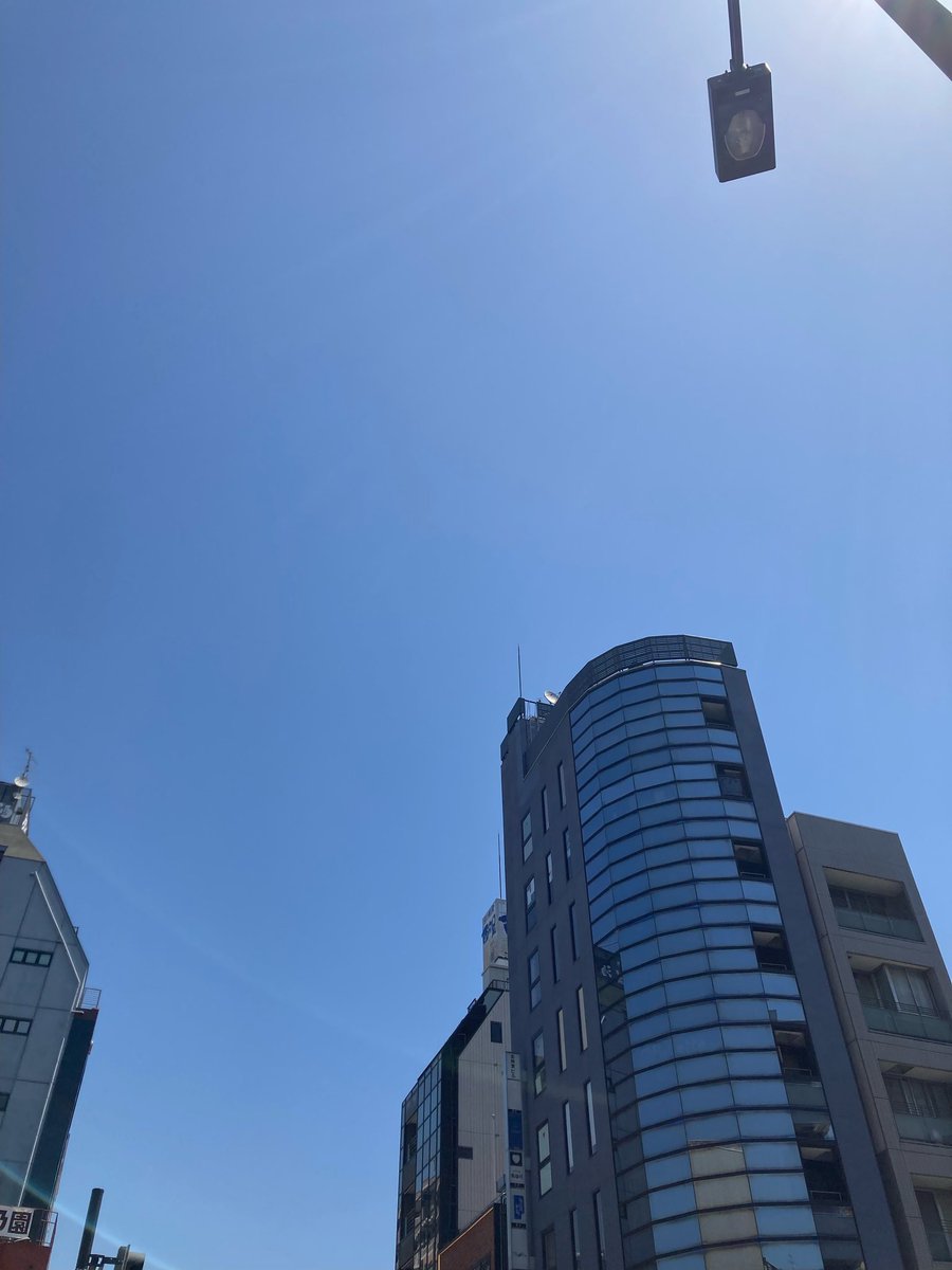 おはようございます😃広報担当のレイナです。
今日はお天気☀もよくぽかぽかですね🤍
本日5月10日はリプトン紅茶の創業者
トーマス・リプトンの誕生日🎂です。

レイナはアールグレイの紅茶☕が好きです。香りが素敵🤍

午後からも美味しい紅茶を飲んで
がんばりまーす🤍
#企業公式