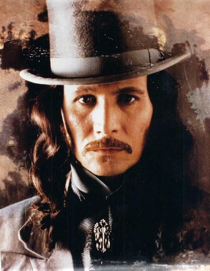 Roybattyforever's tweet photo. Gary Oldman admitió abiertamente que aceptó el papel de Dracula solo para poder decir “he cruzado océanos de tiempo para encontrarte” https://t.co/DgoIq2Wjxa