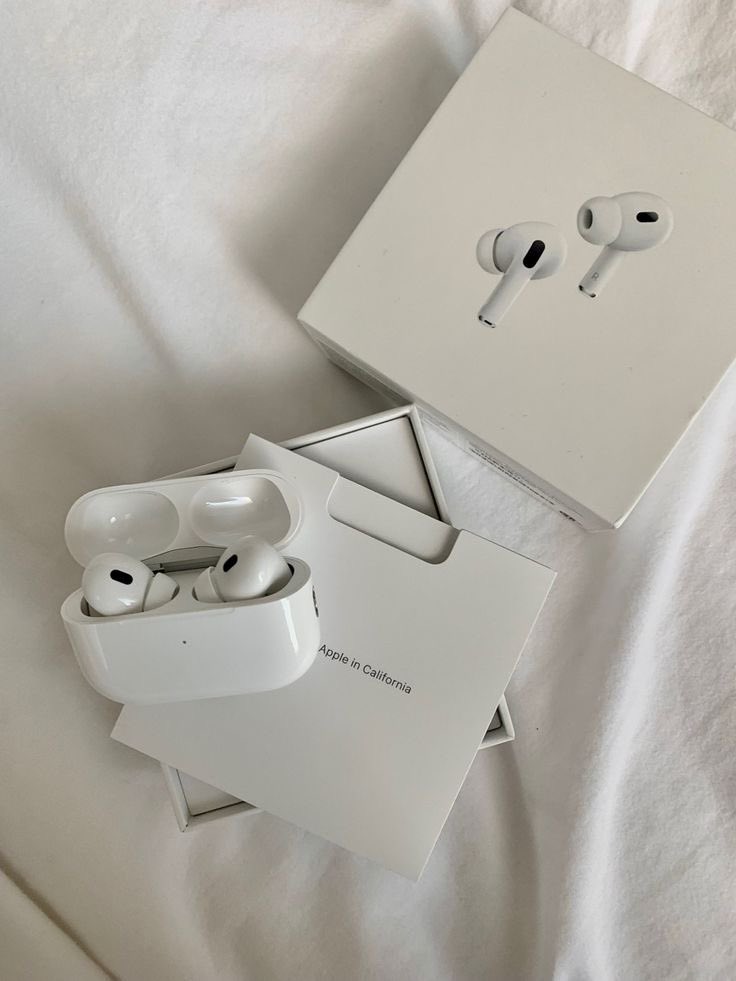 Disebabkan harini jumaat, min plan nak hadiahkan 1 biji airpods pro kepada 2 followers yang bertuah!

Senang je :

1. RT tweet ni & follow @hanzgadgettt 
2. Bagitau sebab kenapa korang patut dapat benda ni.

Ahad nanti min announce dua orang terpilih yang bertuah.

Go!