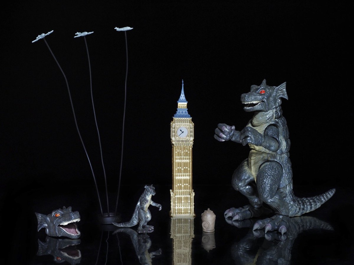 Titanic Creationsのアクションフィギュアシリーズ、今回は大怪獣