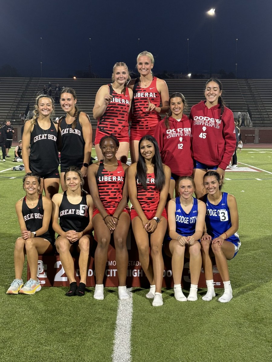 Liberal Boys and Girls make big statement on the last 2 races of the meet winning the 4x400m relays! <a href="/LiberalRedskins/">Liberal Redskins</a> <a href="/sportsguybrock/">Brock Kappelmann</a> <a href="/leaderandtimes/">Earl Watt</a>