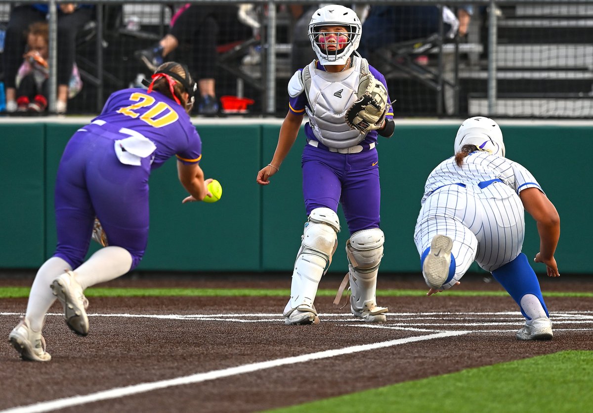 Krum came into Thursday’s second game of its softball playoff series against Sanger with no margin for error after dropping the opener. The Lady Cats held on for a narrow 5-3 victory to force a rubber match between the pair of Denton-area rivals. dentonrc.com/sports/high_sc…