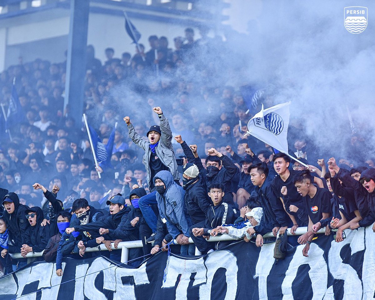 Latihan pagi ini Bobotoh hadir untuk memberikan dukungan langsung kepada tim #PERSIB jelang Championship Series🔥

Dengan semangat #SatuBIRU kehadiran Bobotoh menjadi motivasi untuk para pemain menghadapi laga semifinal pertama di Bali, 14 Mei 2024 mendatang 🔜

#WeArePERSIB…