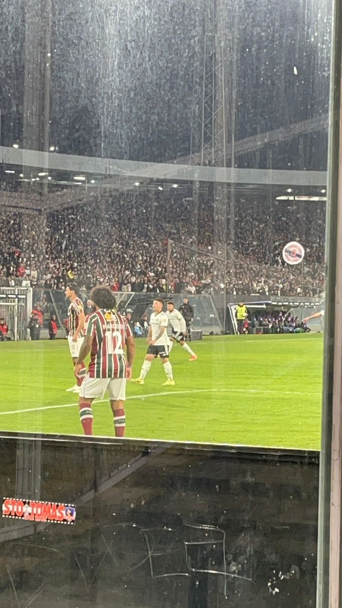 RobertBrito_'s tweet photo. Para mi fue un sueño ver a mi ídolo jugar en vivo @MarceloM12, aparte de que jugó todo el partido el gol fue gracias a el, que emoción tan grande verlo después de tantos años de admiración a través de una pantalla, al fin pude verte 🥹 https://t.co/8TGT4N9O8o