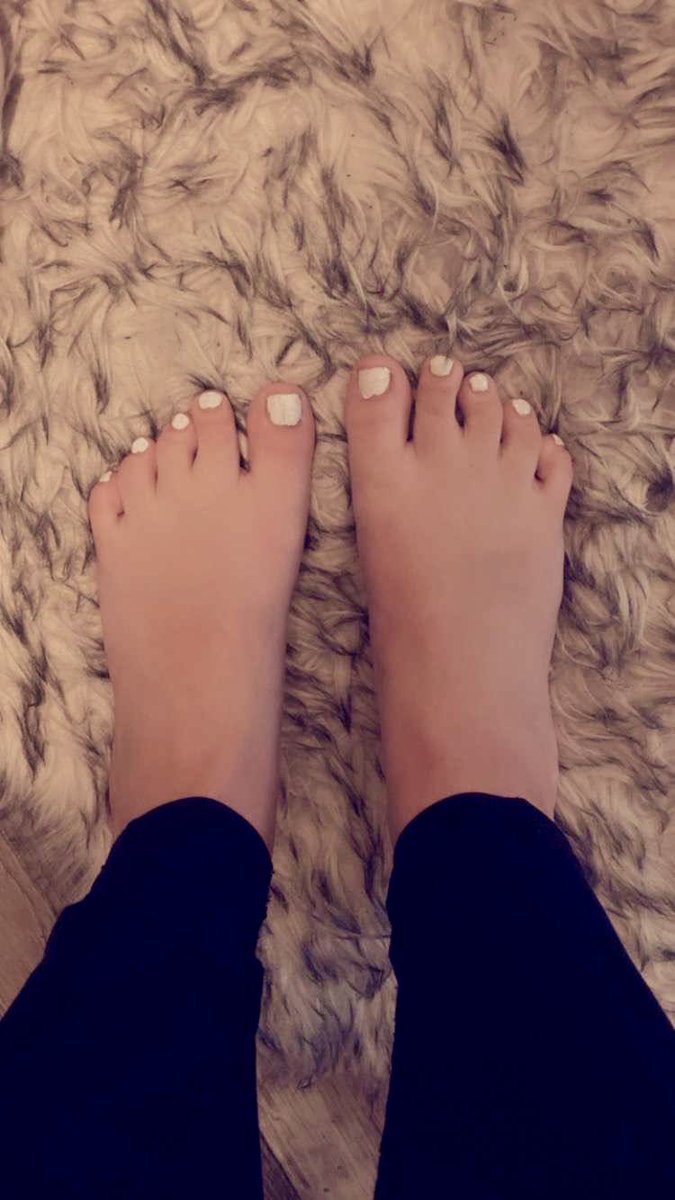 #feet #feetpics #bigfeet #soles #bigsoles #sellingfeet #feetpicsforsale #sellingfeetcontent #feetcontent #feetpic #feetfetish #feetworship #giantess