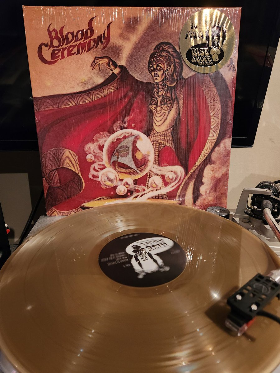 #Nowplaying Blood Ceremony! This Canadian band has a great sound with fuzzy guitars, lots of flute and occult female vocals by Alia O'Brian who also plays the flute. Very cool! #BloodCeremony #MasterOfConfusion #IntoTheCoven #ChildrenOfTheFuture #vinylrecords