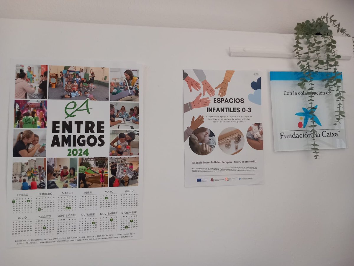 VidaSaludAnd's tweet photo. Reunión del proyecto @Health4EUkids #Health4EUKids con madres del Polígono Sur de Sevilla que participan en un programa de @AsocEntreAmigos para conocer como de saludable es su entorno, contando con el apoyo del Comisionado @poligono_sur
#SaludPúblicaAndalucía #PIOBIN @saludand https://t.co/EoaApgqtpw