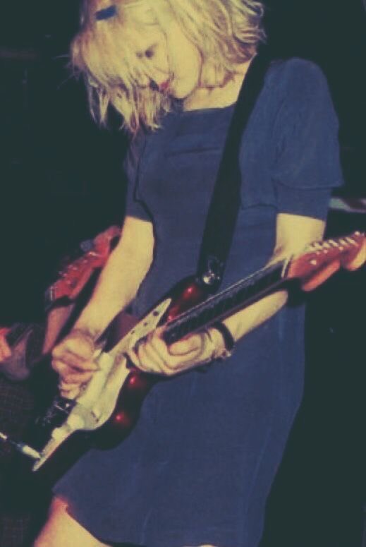 me when i remember that i have a guitar🎸#courtneylove