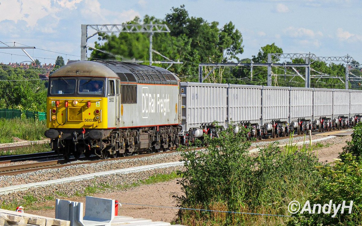 #FreightFriday this week is a rather topical look back almost 4 years to June 2020 to see @DCRailOfficial 56103 thundering down the #MML at Kettering North Junction working 4Z35 Wembley to Leicester Humberstone Rd. With 35 empty wagons on she was sounding great! @C56G2 13/6/20