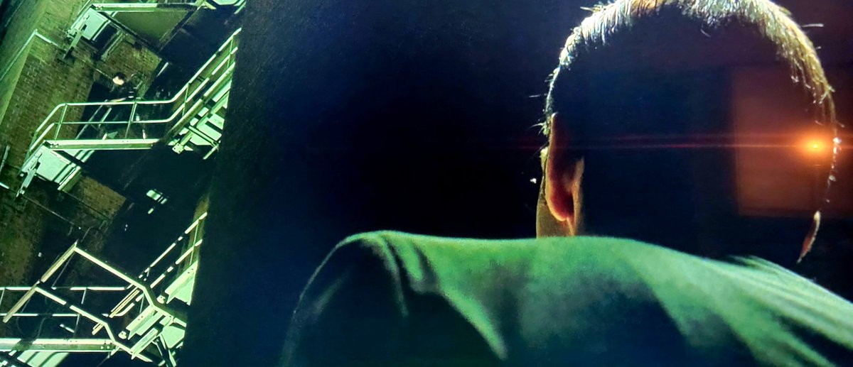 I love this shot from the Matrix... great framing. It's like an awesome comic playing out before your eyes. Such gold.