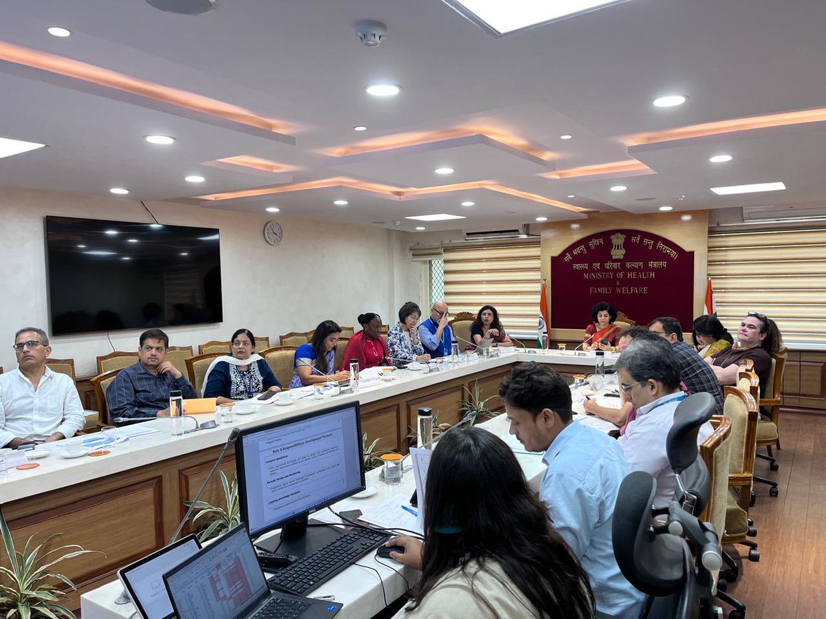 .@MoHFW_INDIA spearheading efforts towards holistic healthcare in Aspirational districts & Blocks in the country! 

ASnMD Ms. Aradhana Patnaik chaired the Review cum Consultative meeting on Aspirational Districts & Blocks. 
This marks a pivotal step towards ensuring comprehensive…