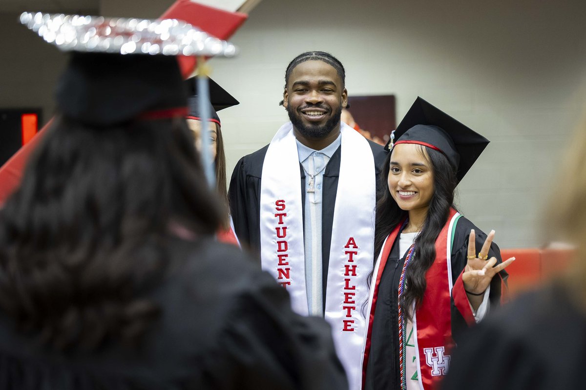 Naismith Defensive Player of the Year NABC Defensive Player of the Year Big 12 Player of the Year Add it to the resume: B.S. in Health (’24) #ForeverCoog @UHCougarMBK @Thejshead @CoachSampsonUH @laurenEsampson @kellenmsampson