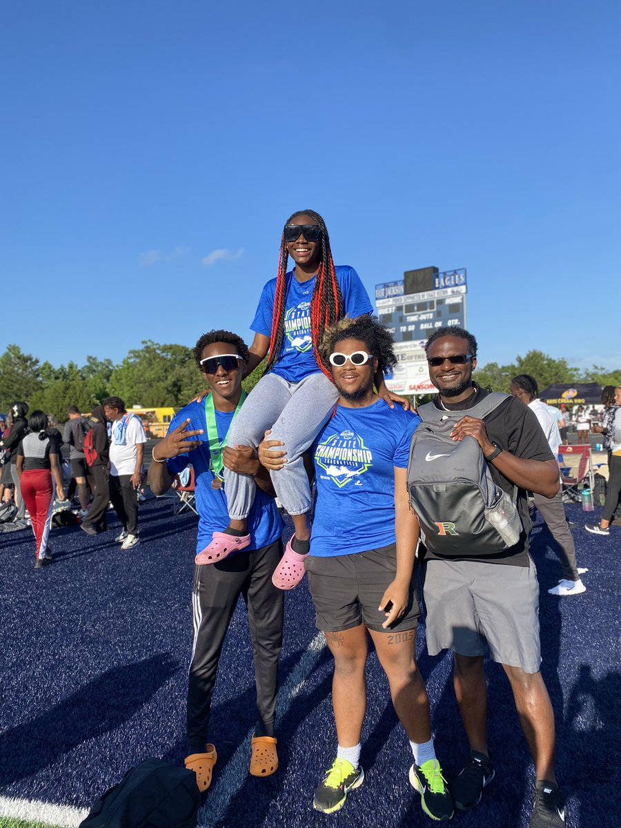 Shekenya Walker (@shekenyaw) on Twitter photo The cool kids & some old man <a href="/Coach_Toom/">Antwan Toomer</a> 🥹😂 I’m so proud of you <a href="/KoryH_6/">Khoward6</a> & <a href="/ChrisK_2eight/">Christiaan Krietzer🇼🇸</a> Best of luck to you both! <a href="/azharialane3/">zharia</a> let’s get ready for prom🎉 I love you! you make my heart smile💚🧡 The cool kids & some old man <a href="/Coach_Toom/">Antwan Toomer</a> 🥹😂 I’m so proud of you <a href="/KoryH_6/">Khoward6</a> & <a href="/ChrisK_2eight/">Christiaan Krietzer🇼🇸</a> Best of luck to you both! <a href="/azharialane3/">zharia</a> let’s get ready for prom🎉 I love you! you make my heart smile💚🧡
