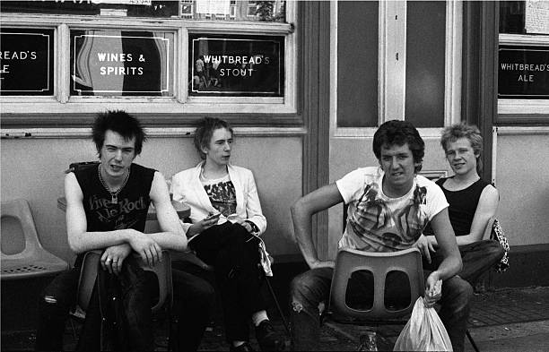 Born on this day in 1957: Sid Vicious, most famous for his time in the #SexPistols Pics; Jorgen Angel Virginia Turbett youtu.be/LFSiy4H7-Qc?si…