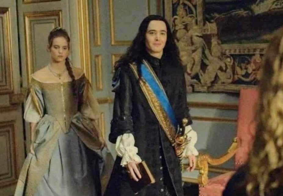 Good morning! Wishing you all a Fabulous Friday xx #VersaillesFamily #Versailles #VersaillesFam #Versaillesseries #VersaillesSerie #AlexanderVlahos #Vlavla #VlaArmy