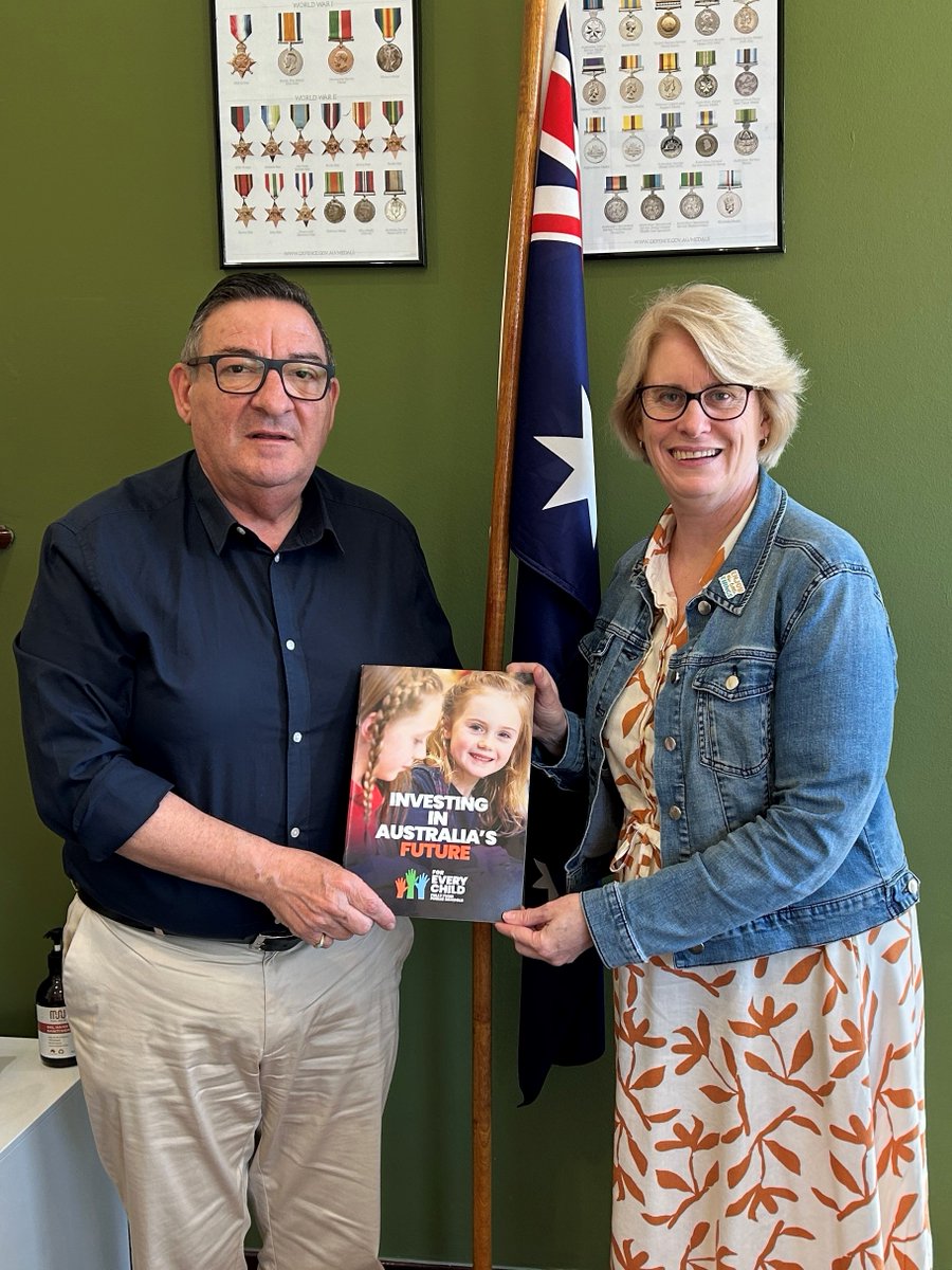 Meeting with Federal MP for Adelaide @stevegeorganas to discuss our campaign. Steve was the first MP to give a speech in parliament on the Gonski report over a decade ago, and is still supporting public schools all these years later. #auspol #saparli
