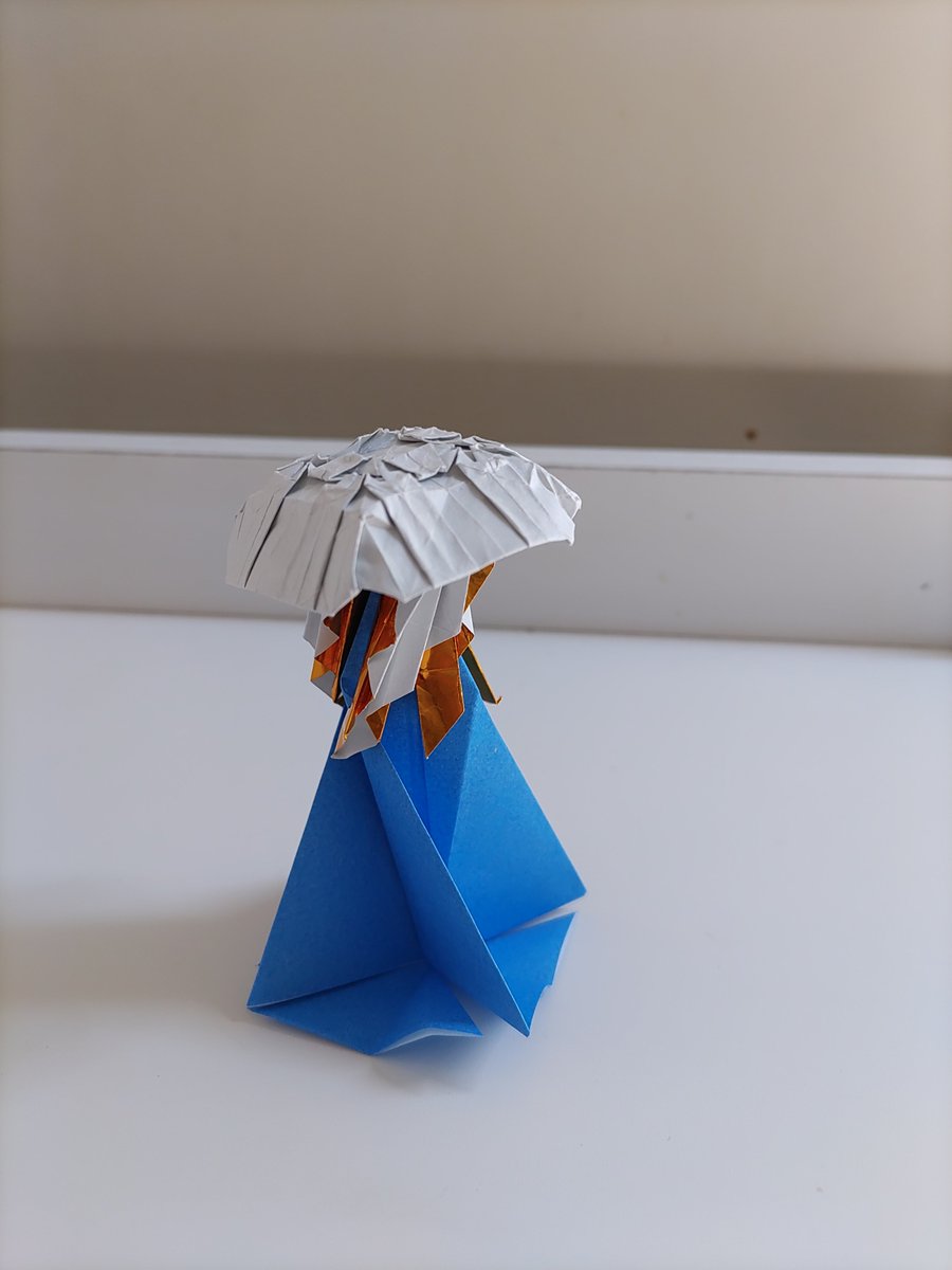 11da_origami's tweet photo. クラゲの折紙です https://t.co/1dQpXMb4Rz