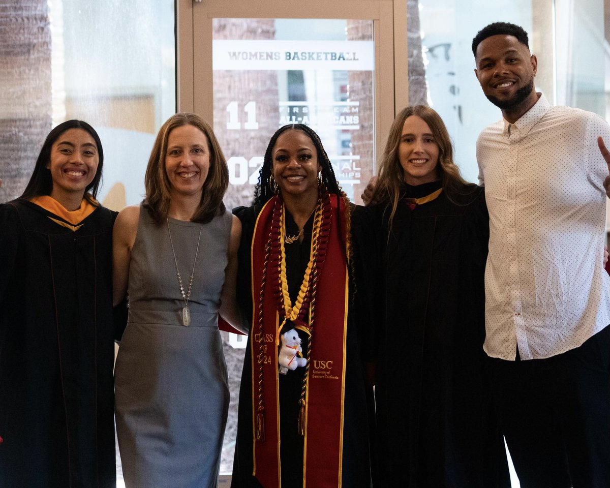 Trojans for Life ✌️ So good to celebrate with a few of our graduating seniors at Student-Athlete Graduation today! 🎓