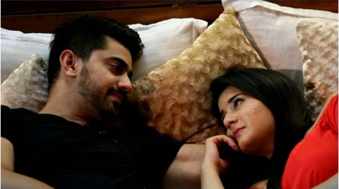 6yrs to the last day of shoot🥺❤️‍🩹

I miss my comfort show😭

#AditiRathore #ZainImam #AvNeil #Naamkarann